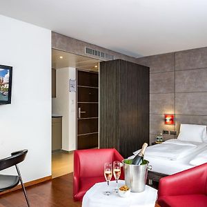 Camera con letto king size